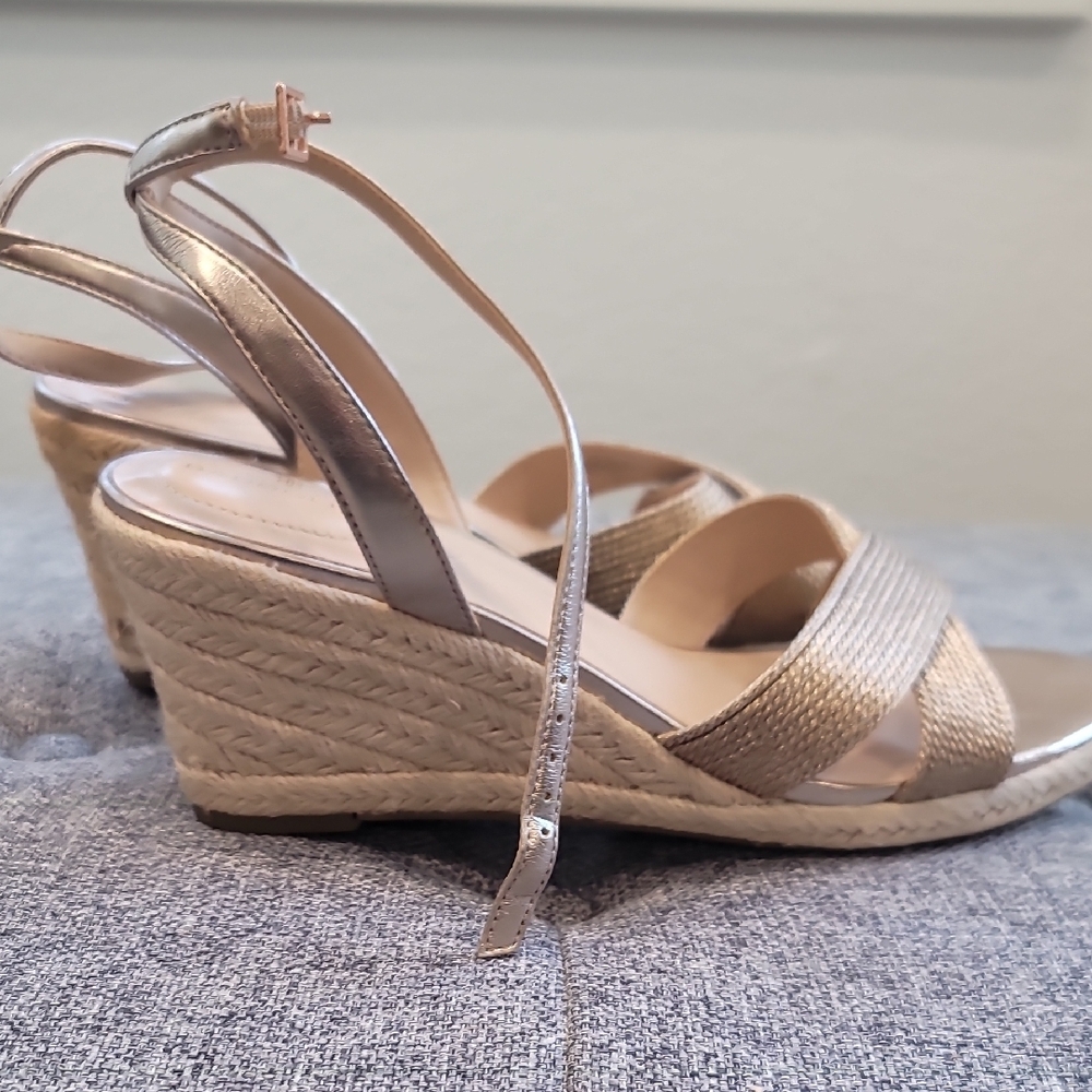 Bandolino Gold Sandals with Wedge Heel and Textured Straps